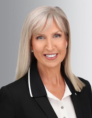 Tracey Cook headshot