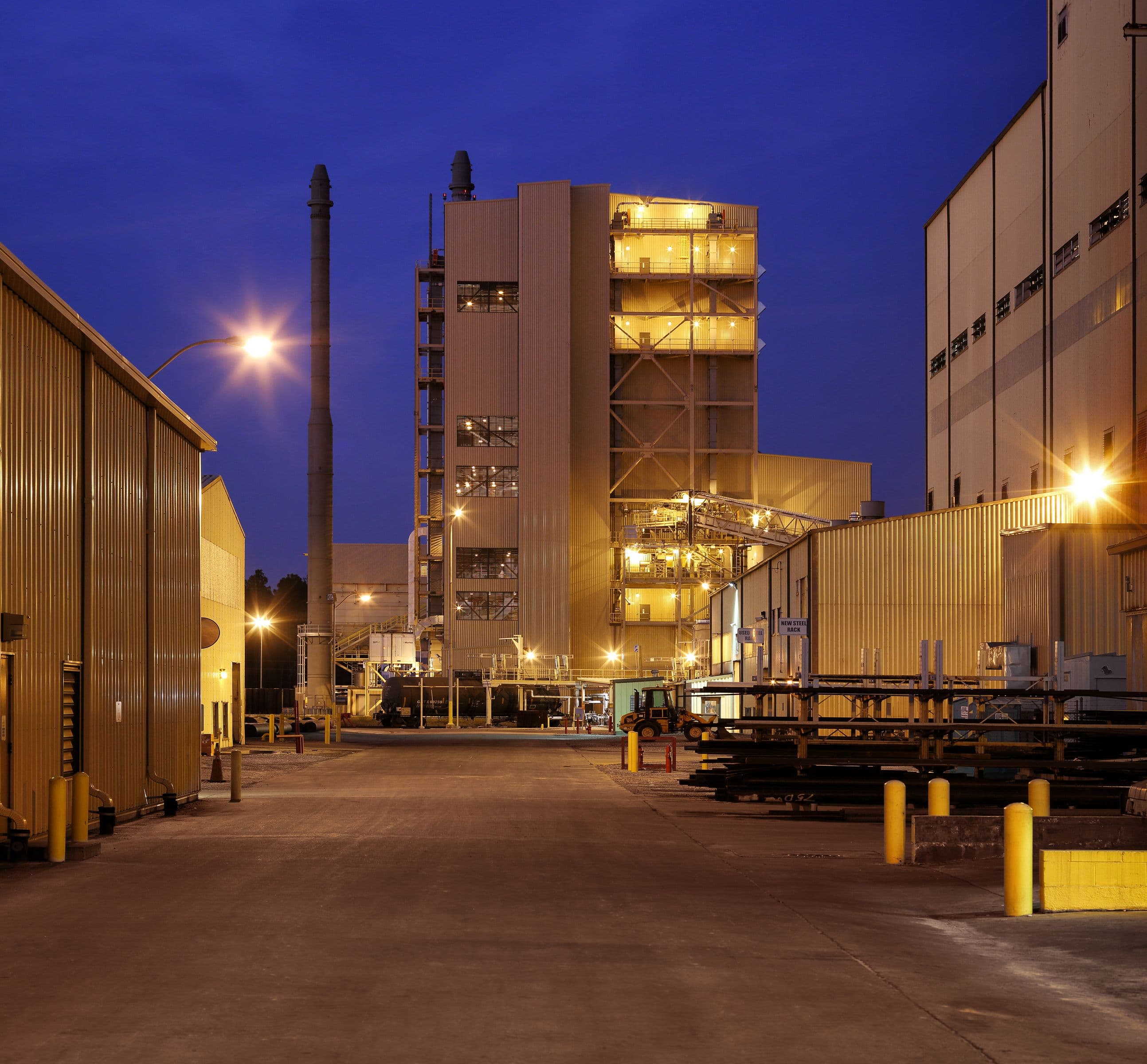 Mill/mix extrusion building