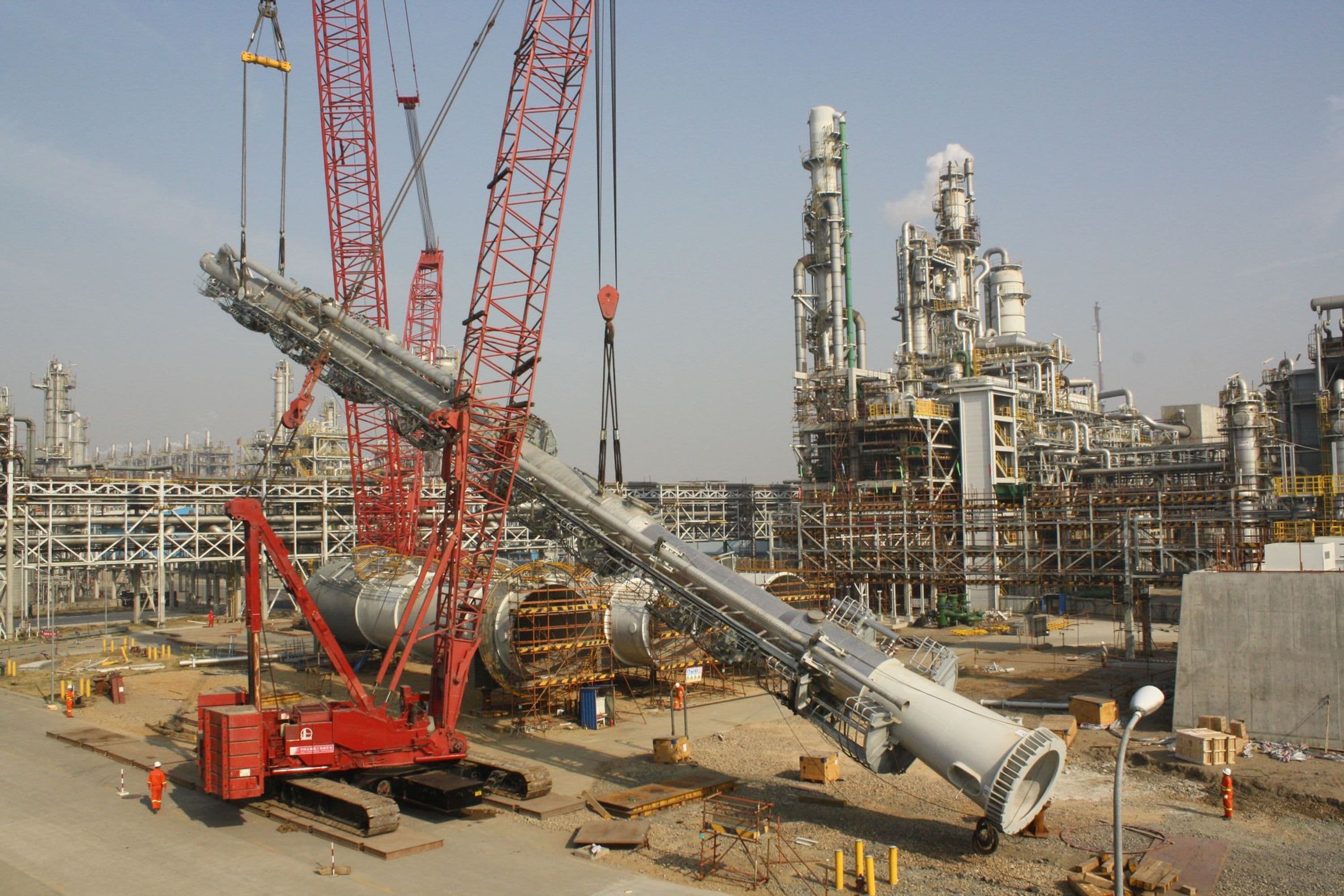 180-ton process column lift