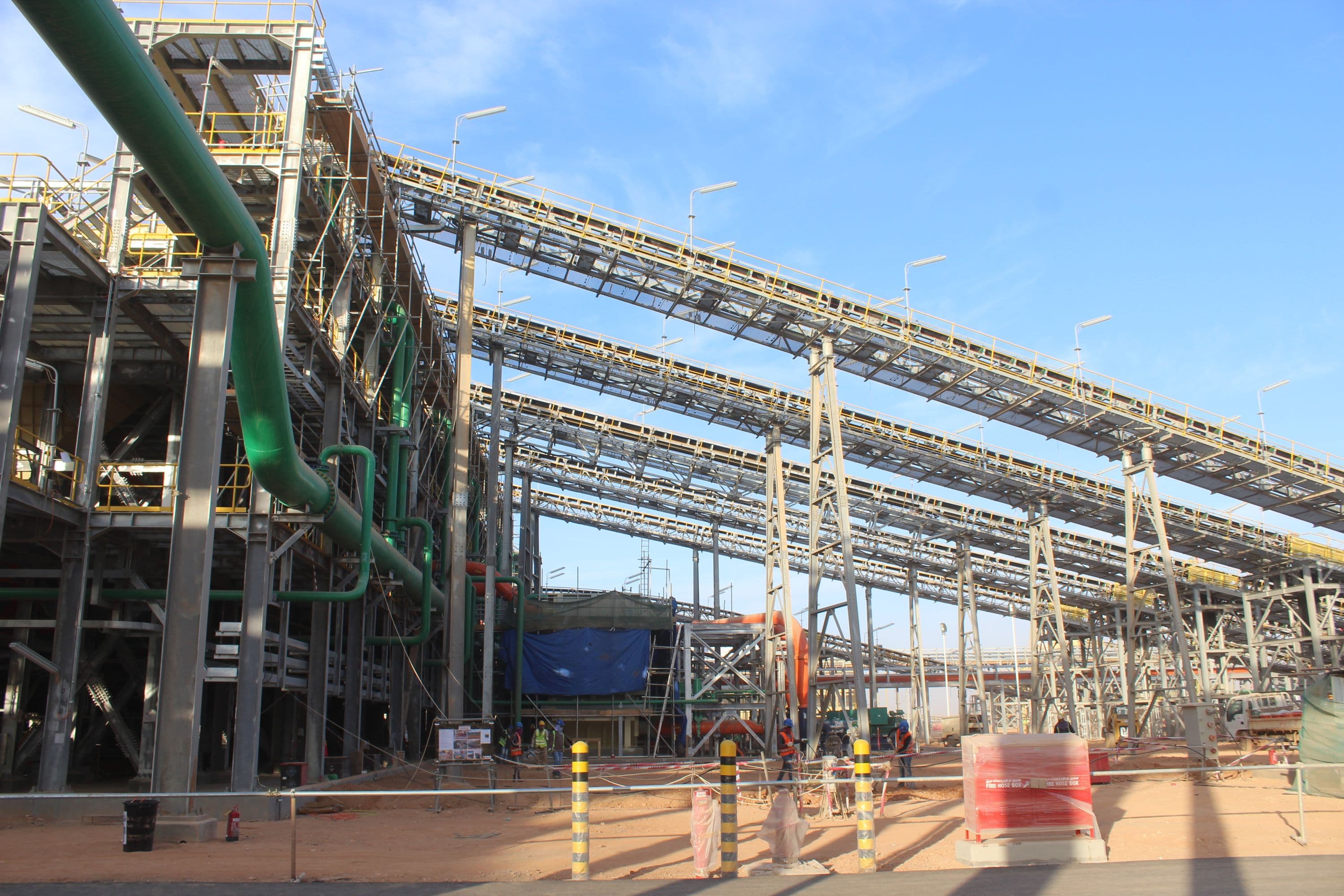 Rod mill feed conveyors