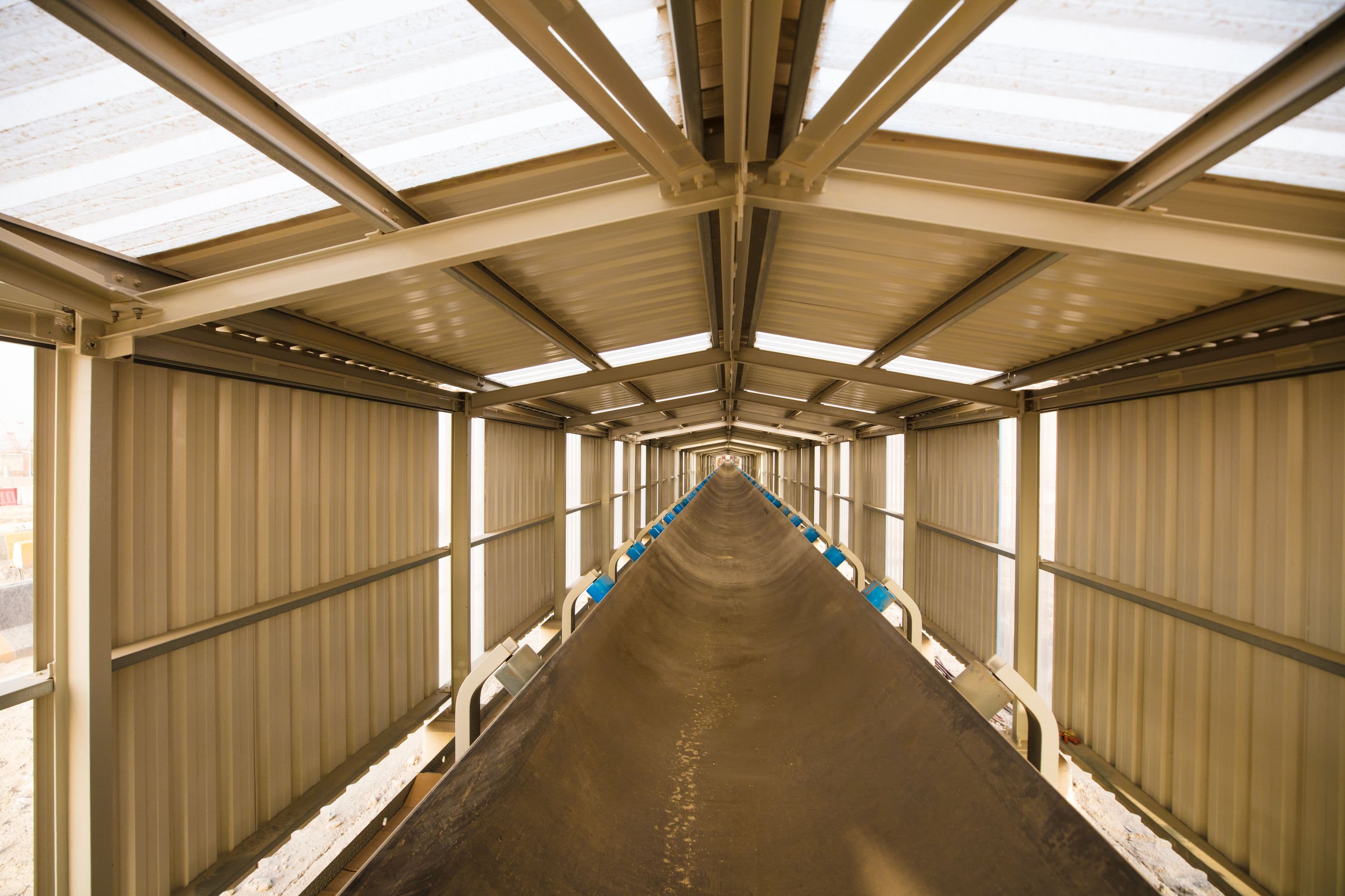 Pelletized sulfur conveyor for direct export