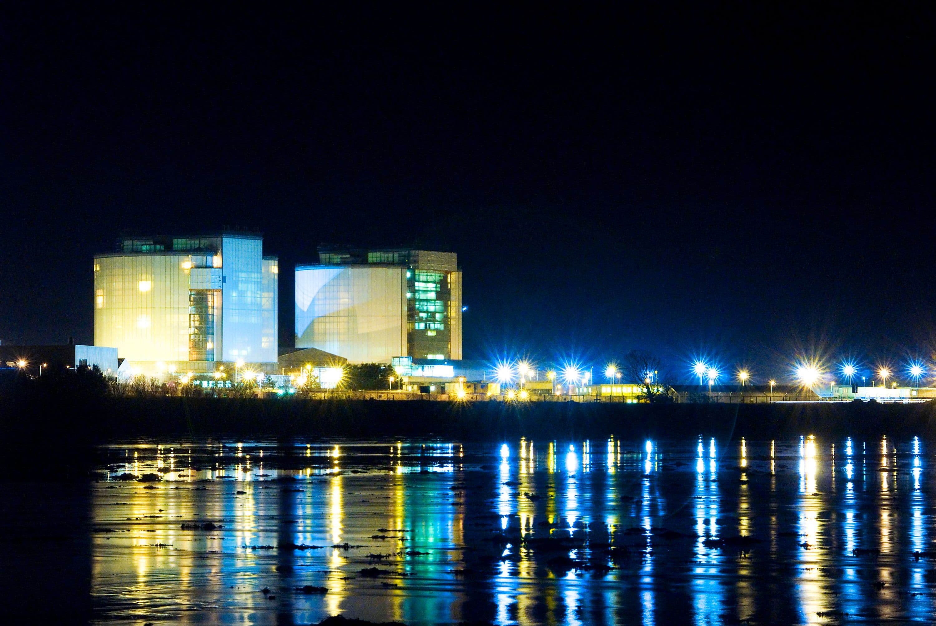 Hunterston A, overview at night