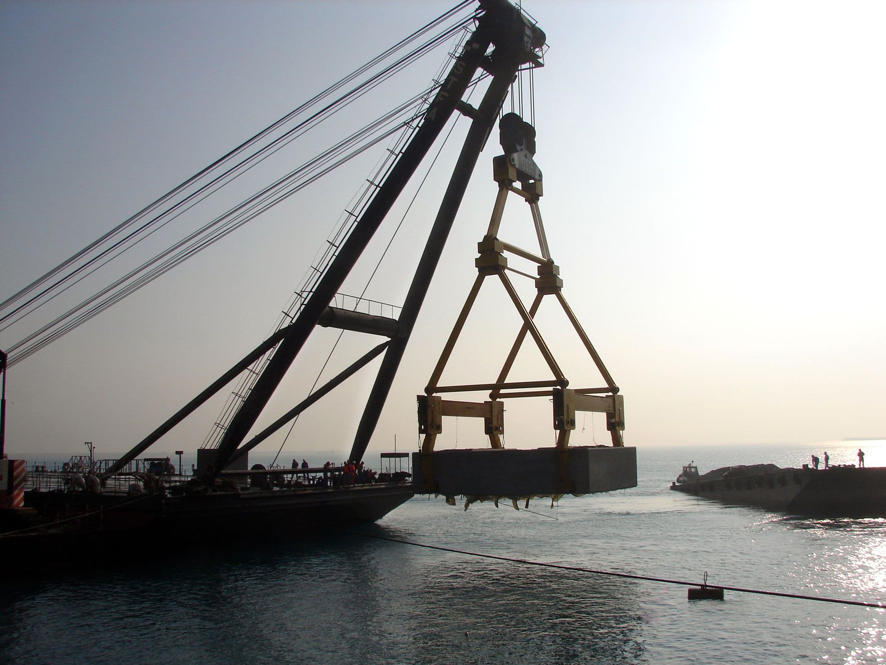 Installation of blocks for mooring dolphins: 1