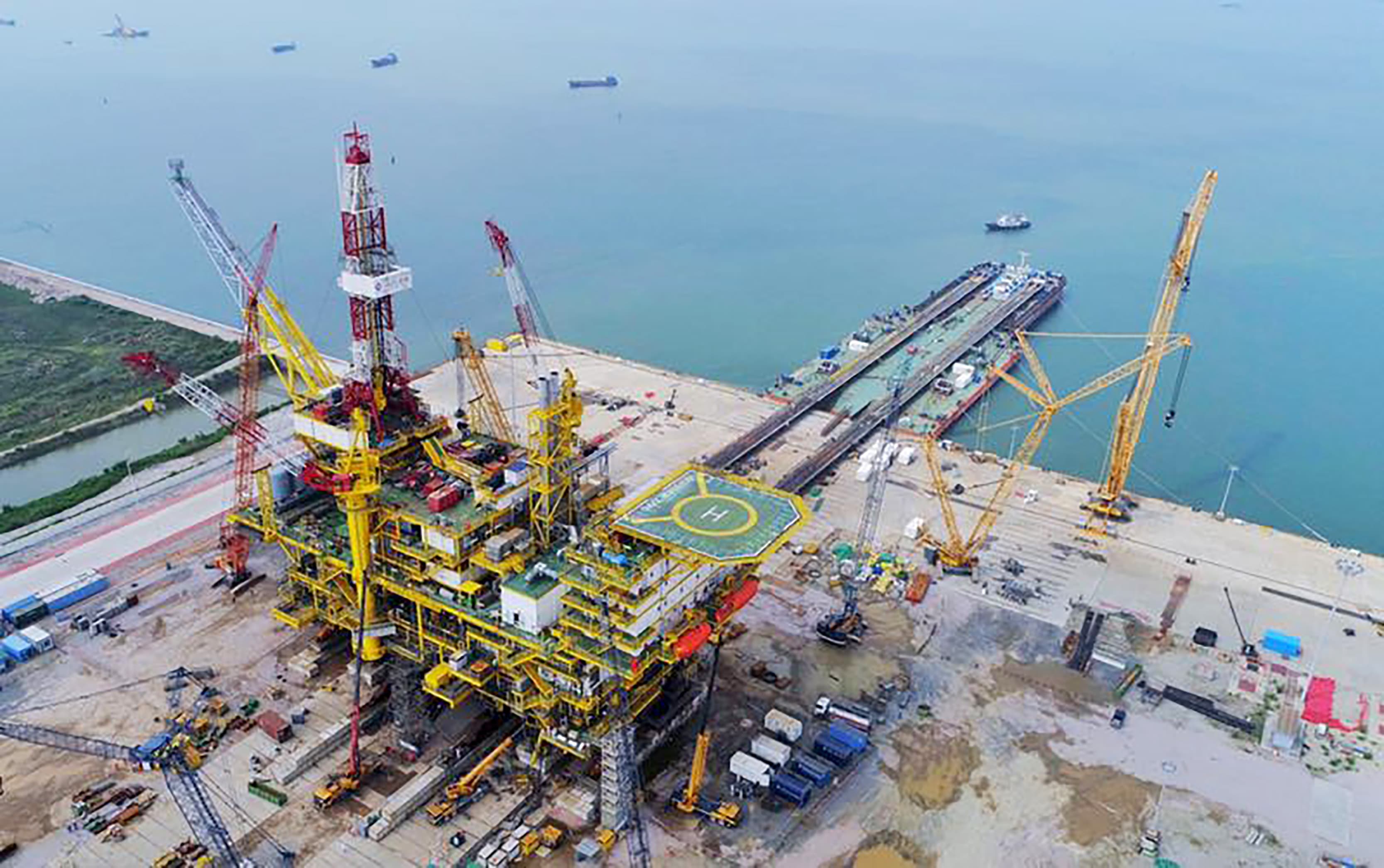 Photo of module for offshore project at fabrication yard